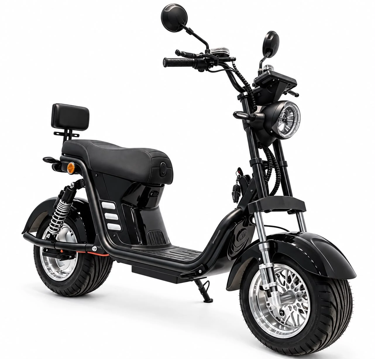Harley X21 preta, vista frontal em três quartos